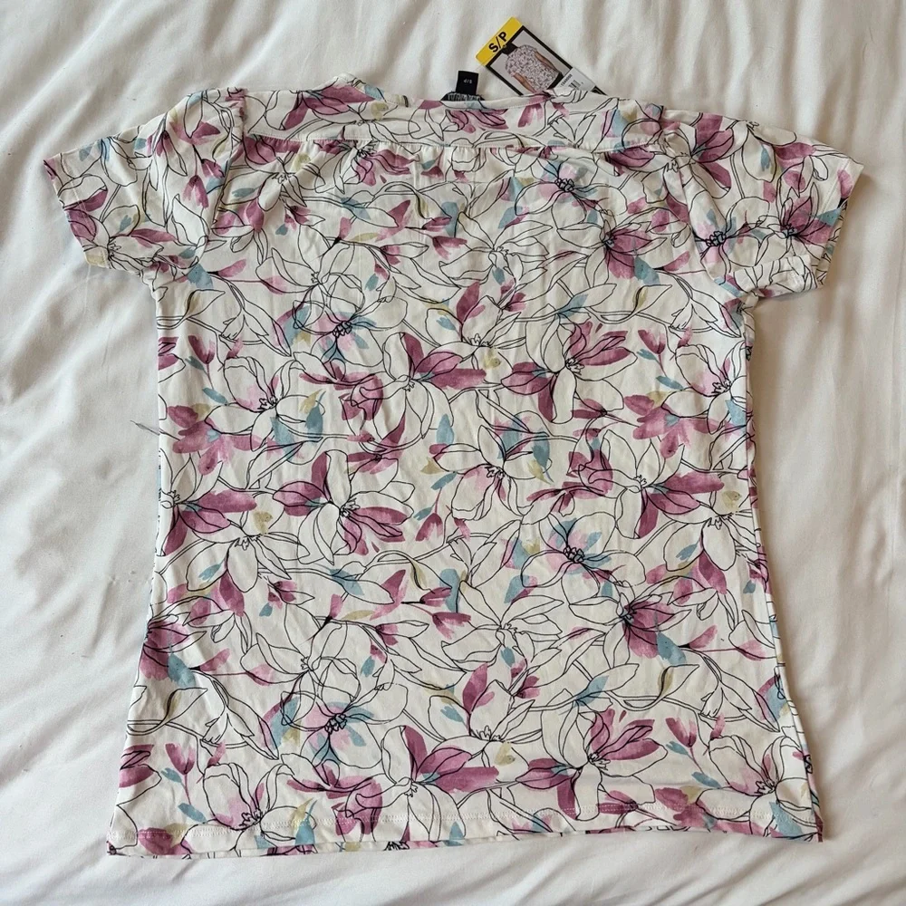 3/$25 Nicole Miller White and Pink Floral Short Sleeve Top - Picture 3 of 4